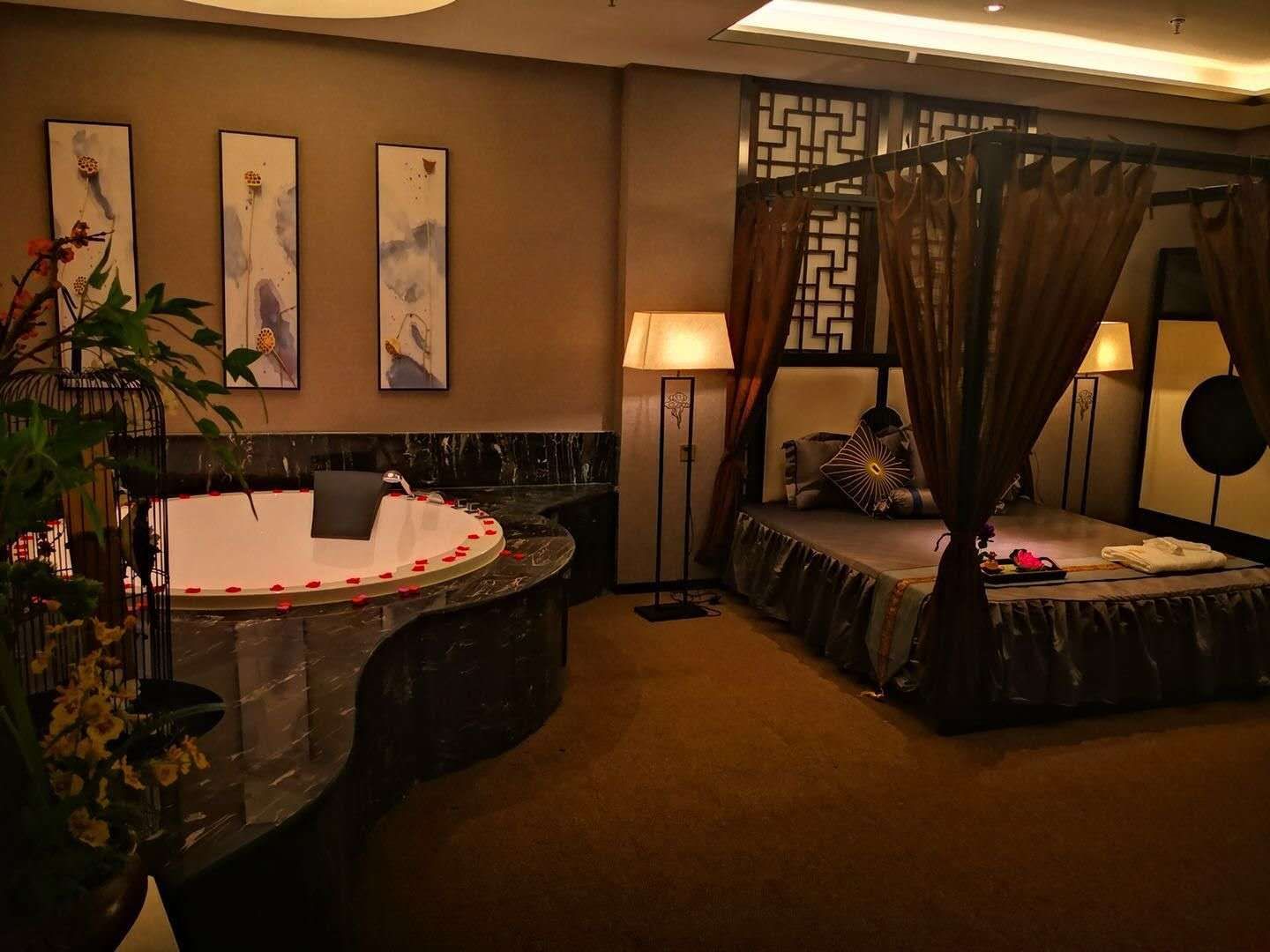 前天去了惠城区高端木桶浴柔式会所,设计的服务真厉害